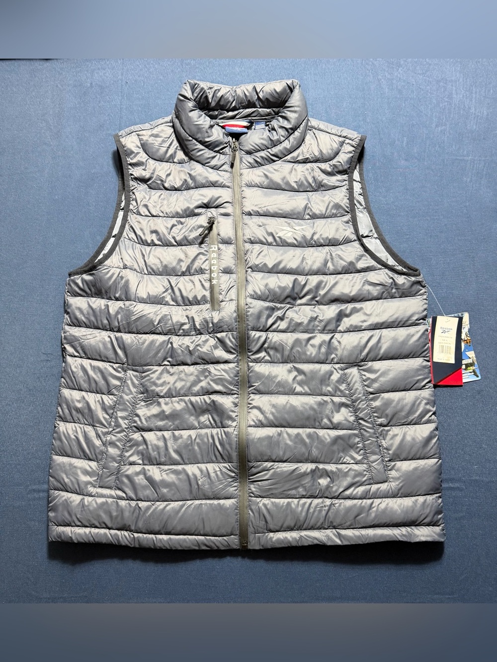Nylon Size Extra Large NWT Reebok Puffer Vest